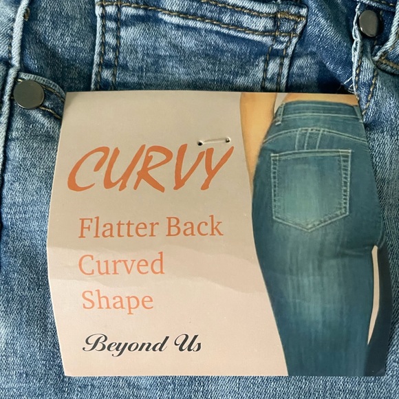 NWT BEYOND US CURVED Junior 18 jeans with Butterfly rhinestone embellishment NEW - Picture 5 of 7